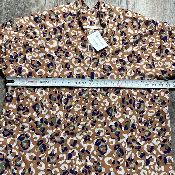 NWT Karlie Leopard Taupe Camo VNeck Blouse, size medium - Picture 10 of 16